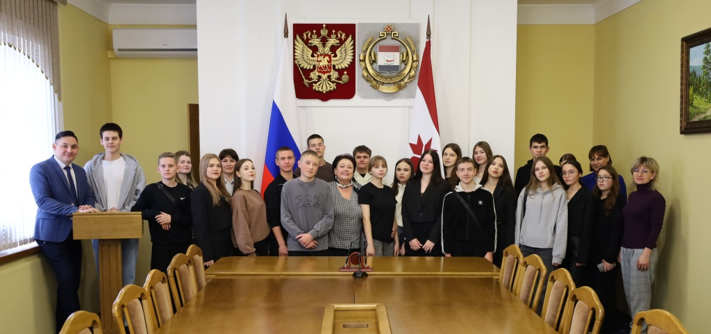 Это было интересно: школьники из Дубенского района побывали в Госсобрании Мордовии