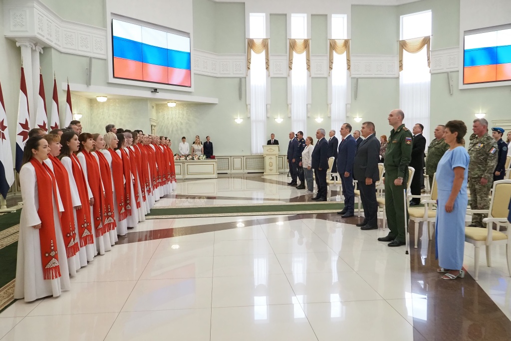 В Доме Республики прошло вручение государственных наград