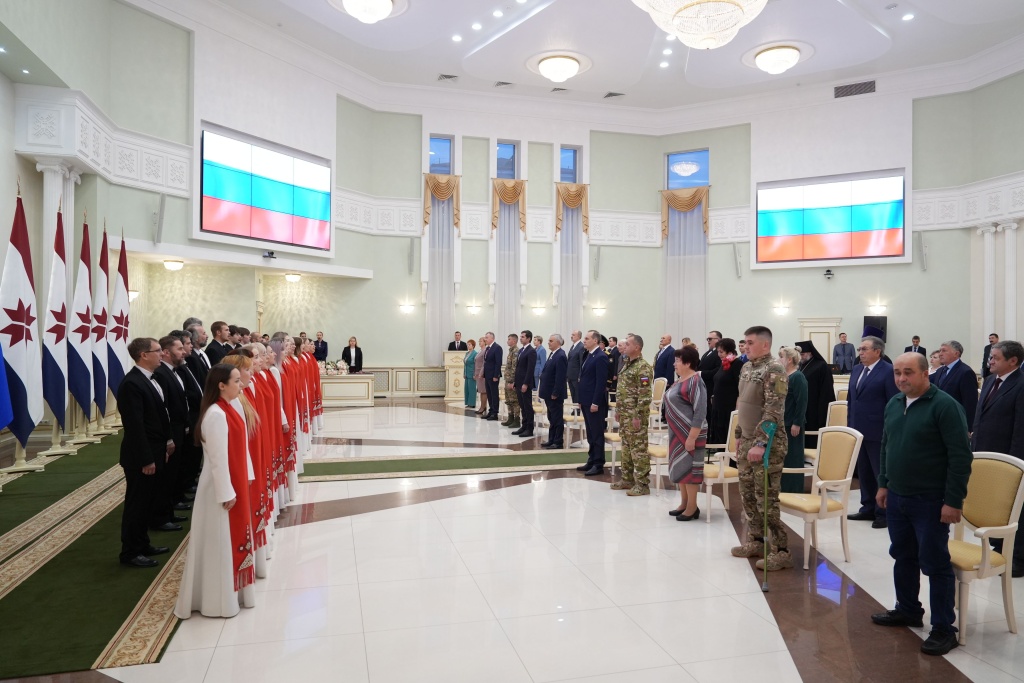 В Доме Республики вручены государственные награды