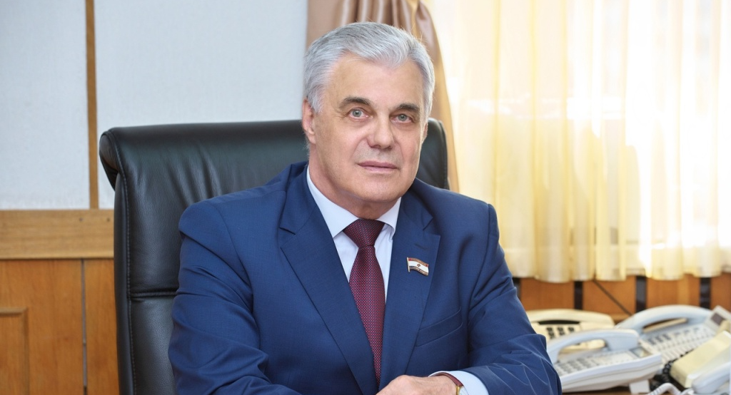 Председатель Госсобрания Мордовии Владимир Чибиркин поздравил с праздником личный состав и ветеранов ВДВ