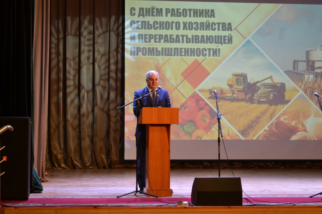  Владимир Чибиркин – аграриям Краснослободского района: «Спасибо за вклад в развитие Мордовии» 