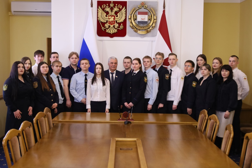  День открытых дверей: Госсобрание Мордовии посетили студенты Средне-Волжского института ВГУЮ (РПА Минюста России)