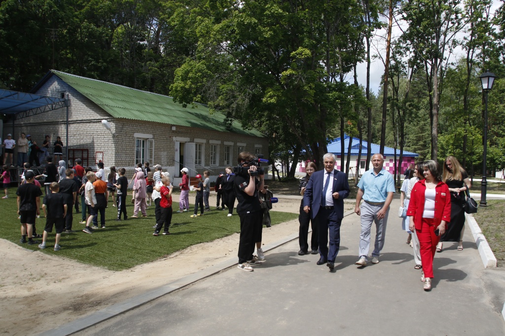 Владимир Чибиркин посетил загородный лагерь «Золотой колос»