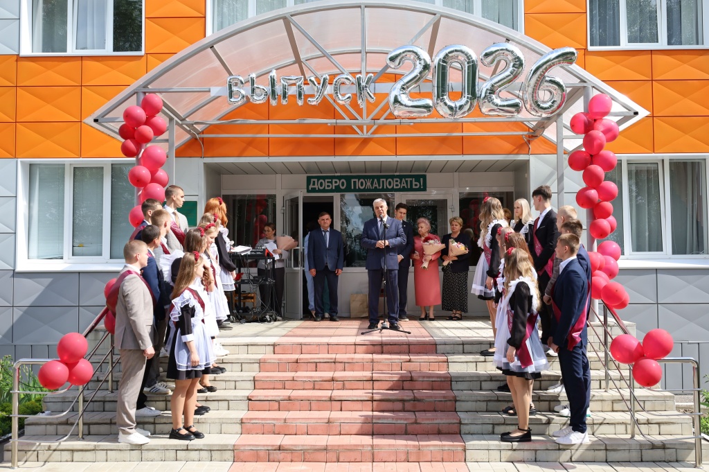  Владимир Чибиркин – выпускникам 2026 года: «Мы надеемся на вас и с уверенностью говорим: вы – будущее Мордовии и России»