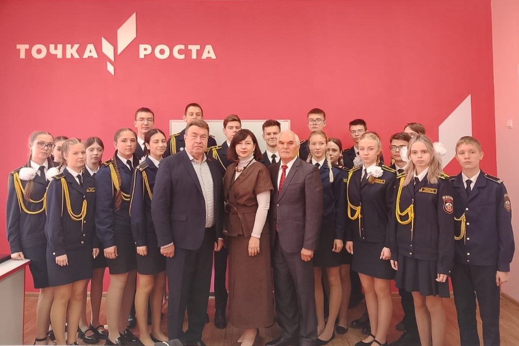  Дмитрий Кузякин провёл парламентские уроки