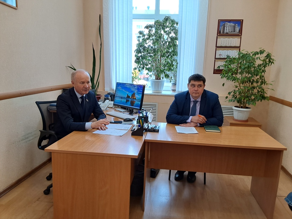  Сергей Вдовин взял на контроль обращения жителей Мордовии